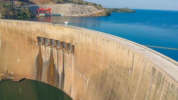 Zimbabwe faces power woes as low dam level halts hydroelectricity