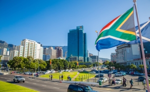 How many multi-millionaires live in South Africa