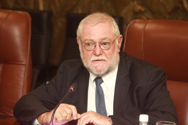 Schlettwein condemns mining near water resources