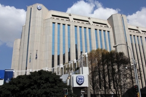 Standard Bank introduces mandatory COVID-19 vaccine policy