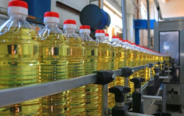 Woolworths and Pick n Pay have started rationing sunflower oil